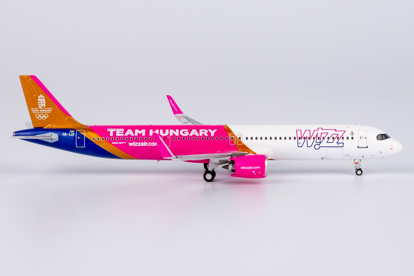 NG Models 1/400 Wizz Air A321neo HA-LGI Team Hungary livery