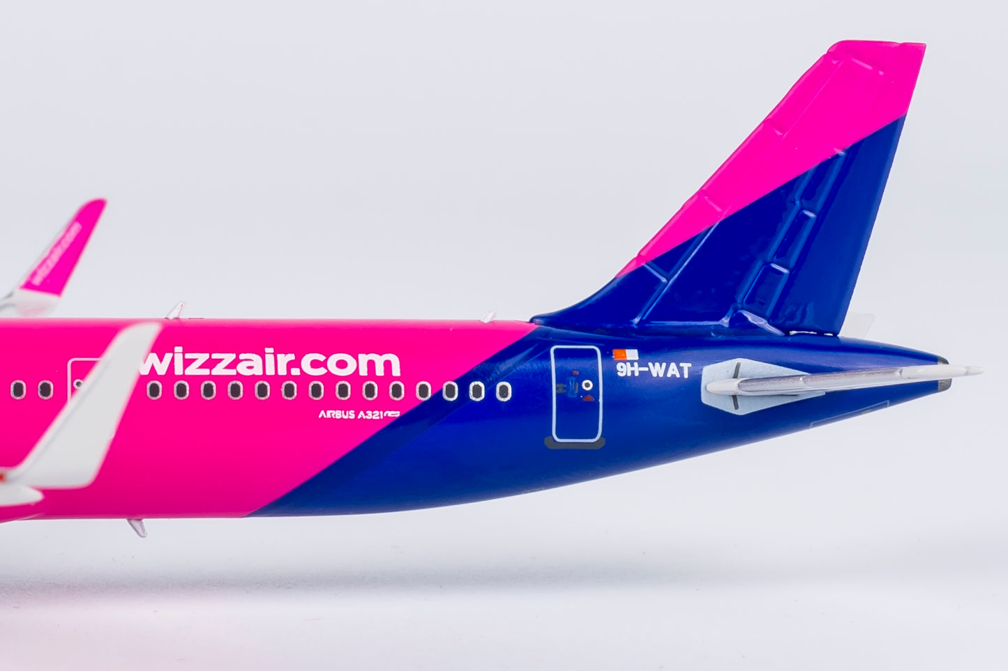 NG Models 1/400 Wizz Air Malta A321neo 9H-WAT "mask" cockpit window