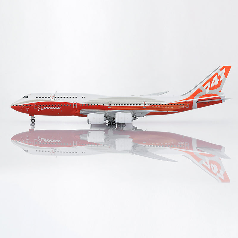 HX Models 1/400 Boeing Company B747-8 Red "House livery" Standard Version