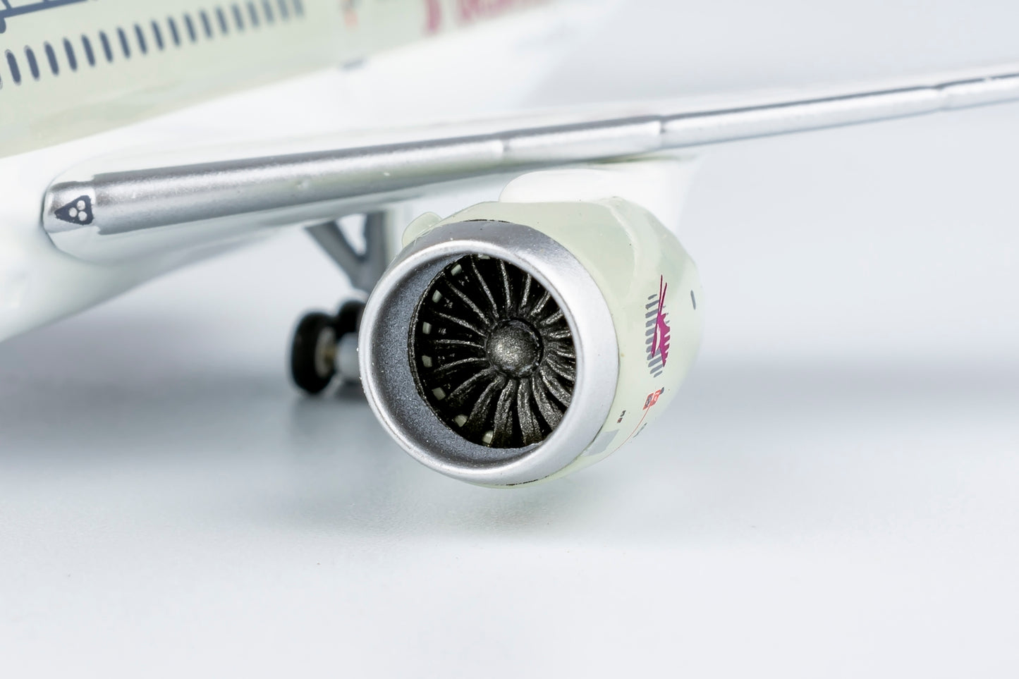 NG Models 1/400 Qatar Airways 787-9 Dreamliner A7-BHC with "FIFA World Cup Qatar 2022" sticker