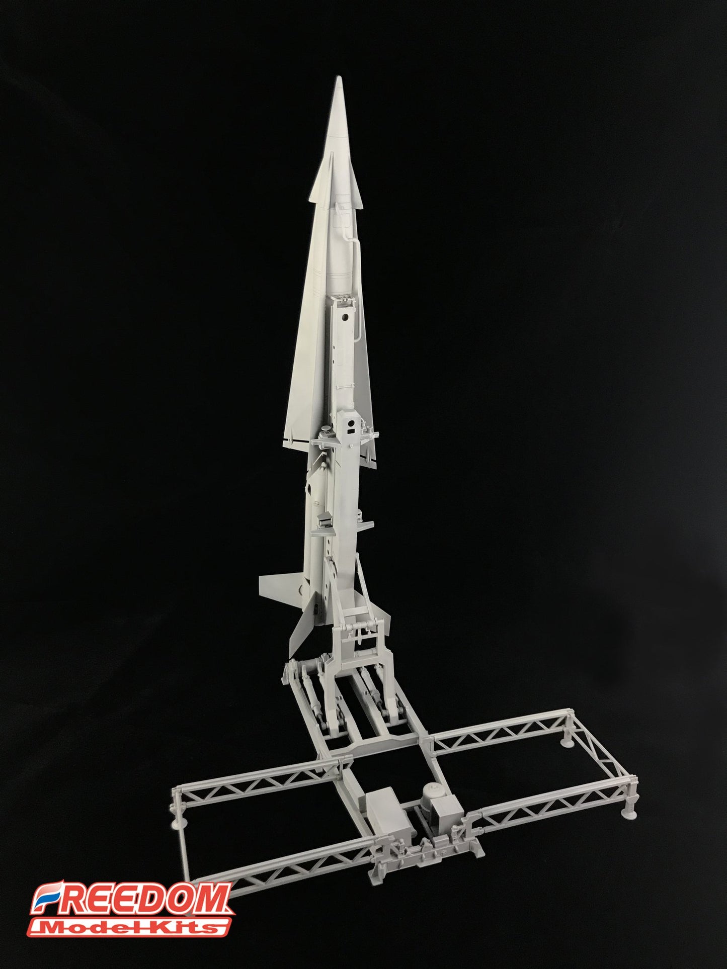 Freedom Model 1/35 MIM-14 Nike Hercules Model Kit