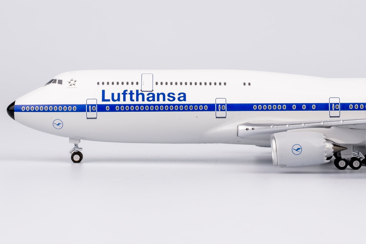 NG Models 1/400 Lufthansa 747-8 D-ABYT Retro colors