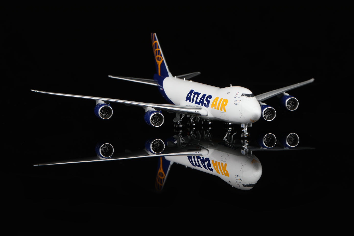 HX Models 1/400 Atlas Air Boeing B747-8F N860GT Standard Version