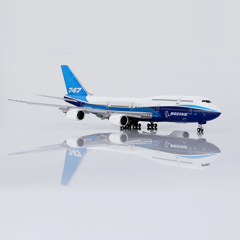 HX Models 1/400 Boeing Company B747-8 Blue "House livery" Flaps-Down