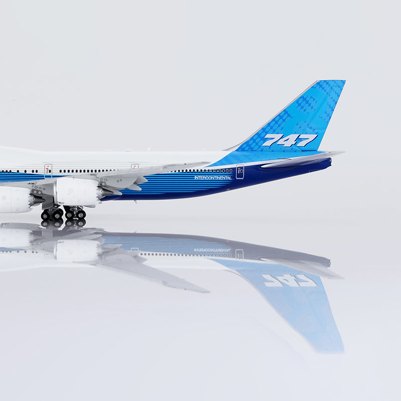HX Models 1/400 Boeing Company B747-8 Blue "House livery" Flaps-Down