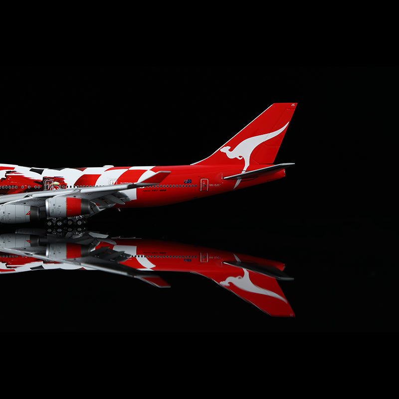 HX Models 1/400 Qantas Boeing 747-400 VH-OJC "2000 Australian Grand Prix" Flaps-Down