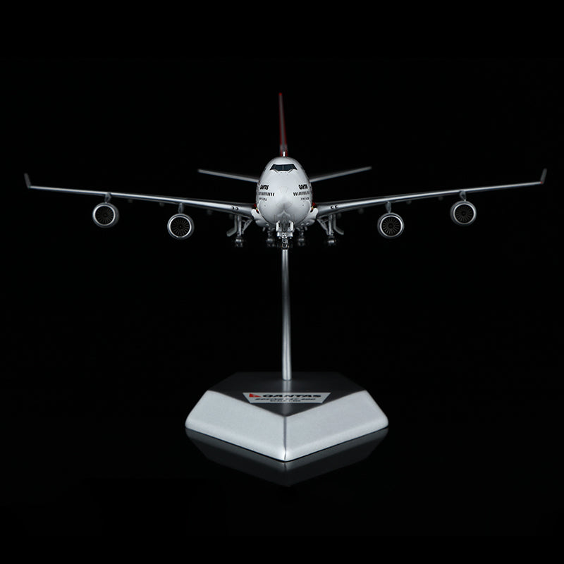 HX Models 1/400 Qantas Boeing 747-400 VH-OJC “2000 Australian Grand Prix”
