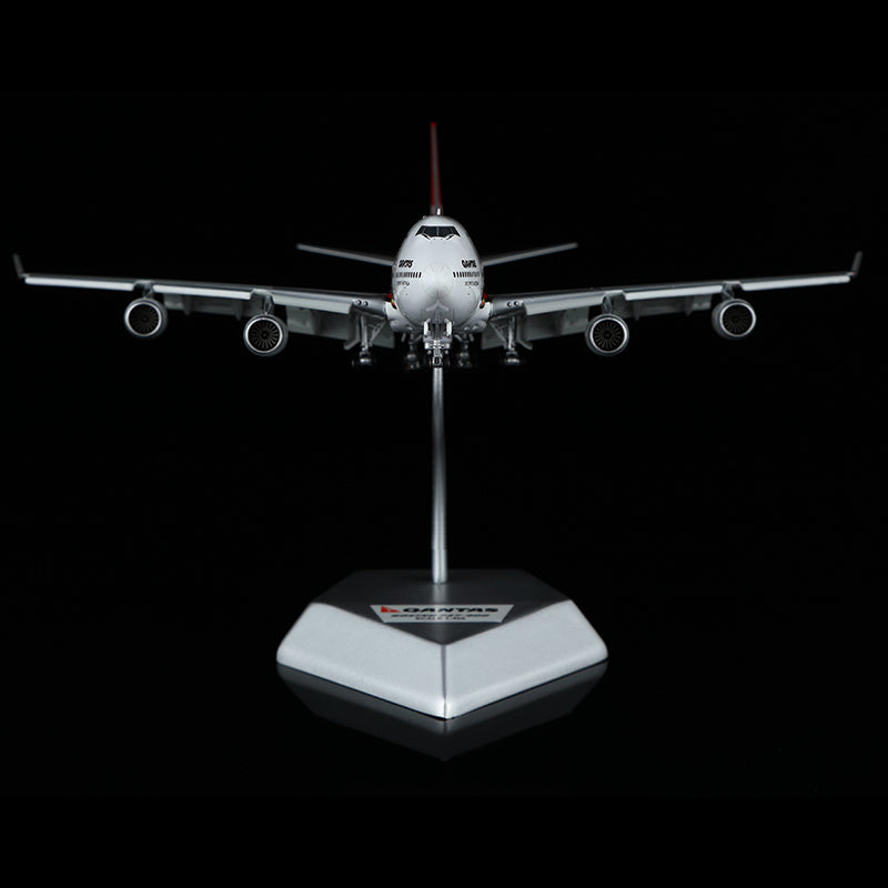 HX Models 1/400 Qantas Boeing 747-400 VH-OJC "2000 Australian Grand Prix" Flaps-Down