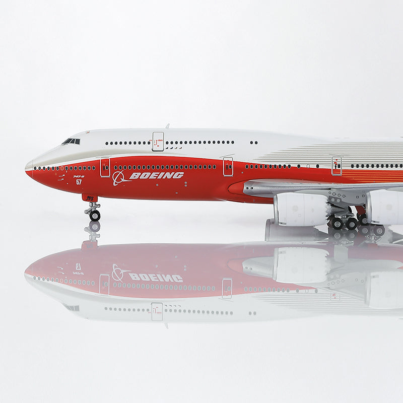 HX Models 1/400 Boeing Company B747-8 Red "House livery" Standard Version