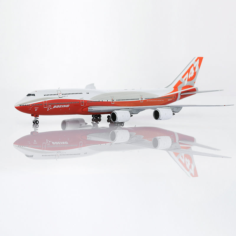 HX Models 1/400 Boeing Company B747-8 Red "House livery" Standard Version