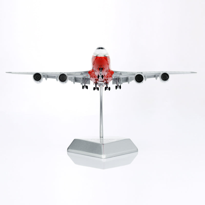 HX Models 1/400 Boeing Company B747-8 Red "House livery" Flaps-Down Version