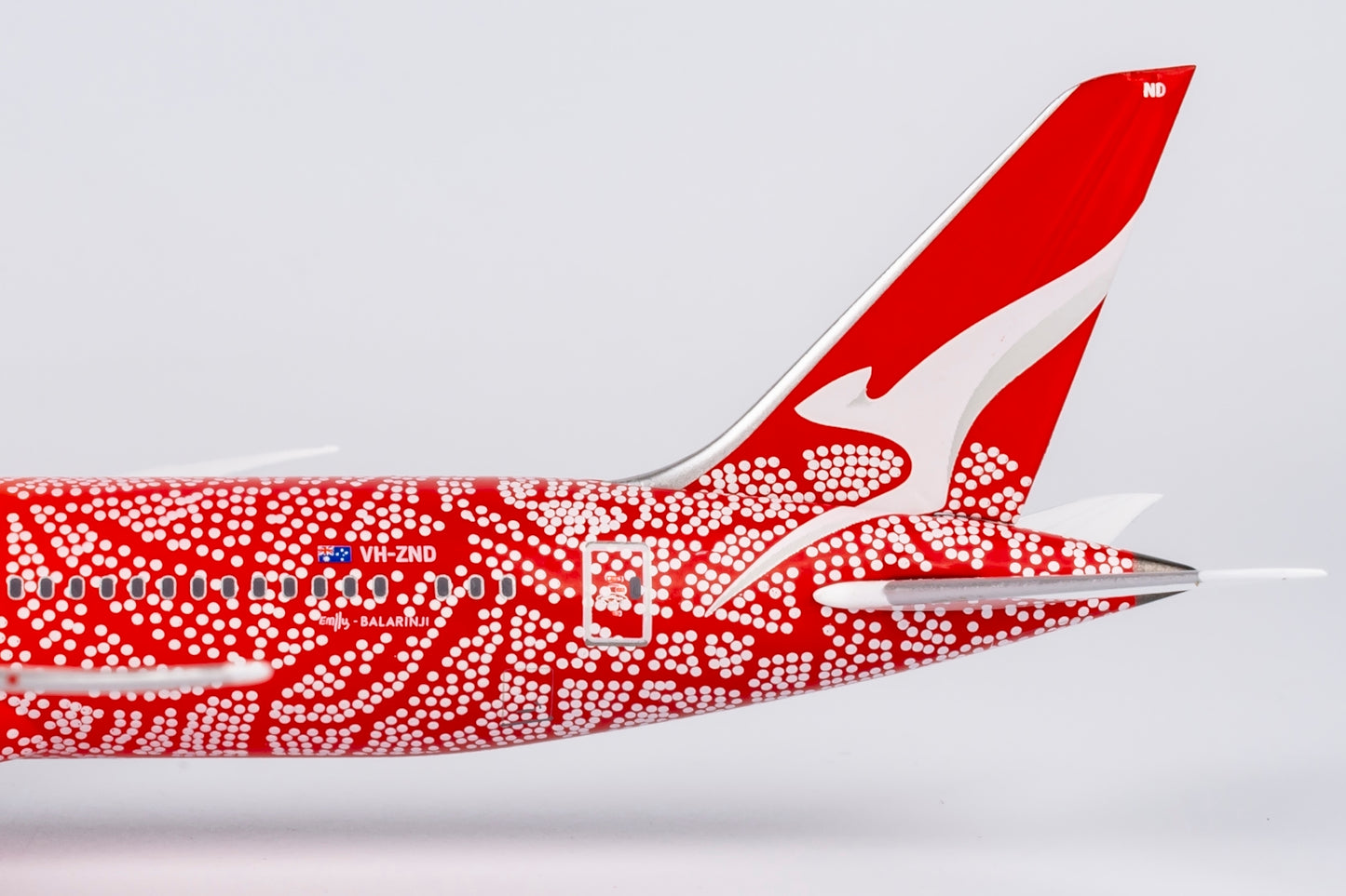 NG Models 1/400 Qantas 787-9 Dreamliner VH-ZND Emily Kame Kngwarreye Lite Edition