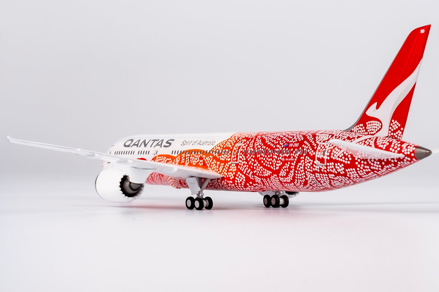 NG Models 1/400 Qantas 787-9 Dreamliner VH-ZND Emily Kame Kngwarreye Lite Edition