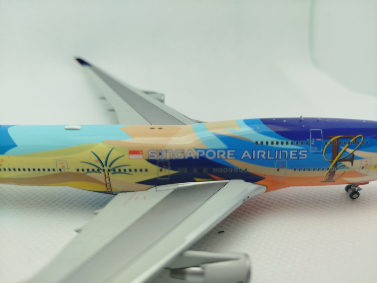 HX Models 1/400 Singapore Airlines Boeing 747-400 9V-SPK "Tropical" Standard Version
