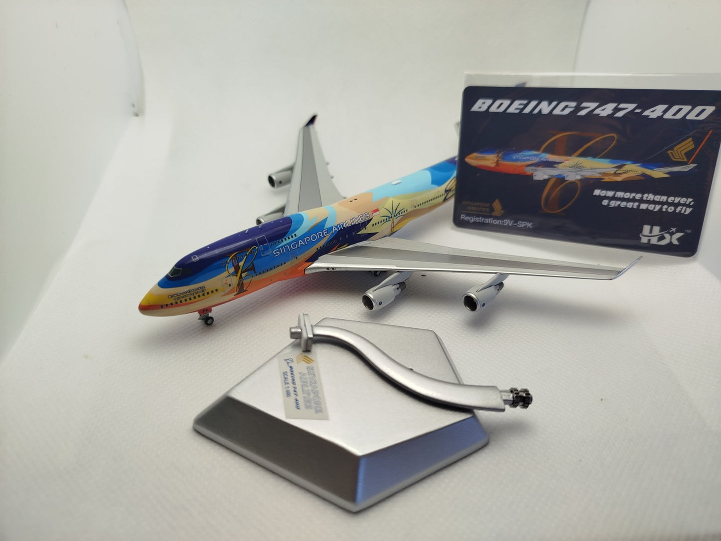 HX Models 1/400 Singapore Airlines Boeing 747-400 9V-SPK "Tropical" Standard Version