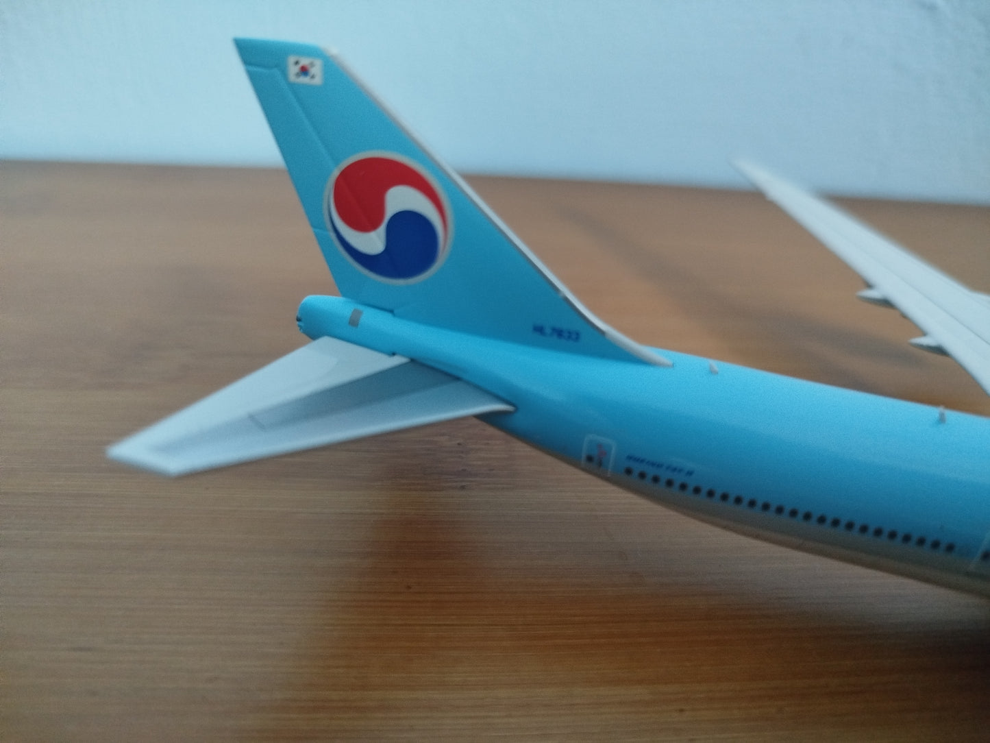 HX Models 1/400 Korean Air Boeing B747-8 HL7633 Standard Version