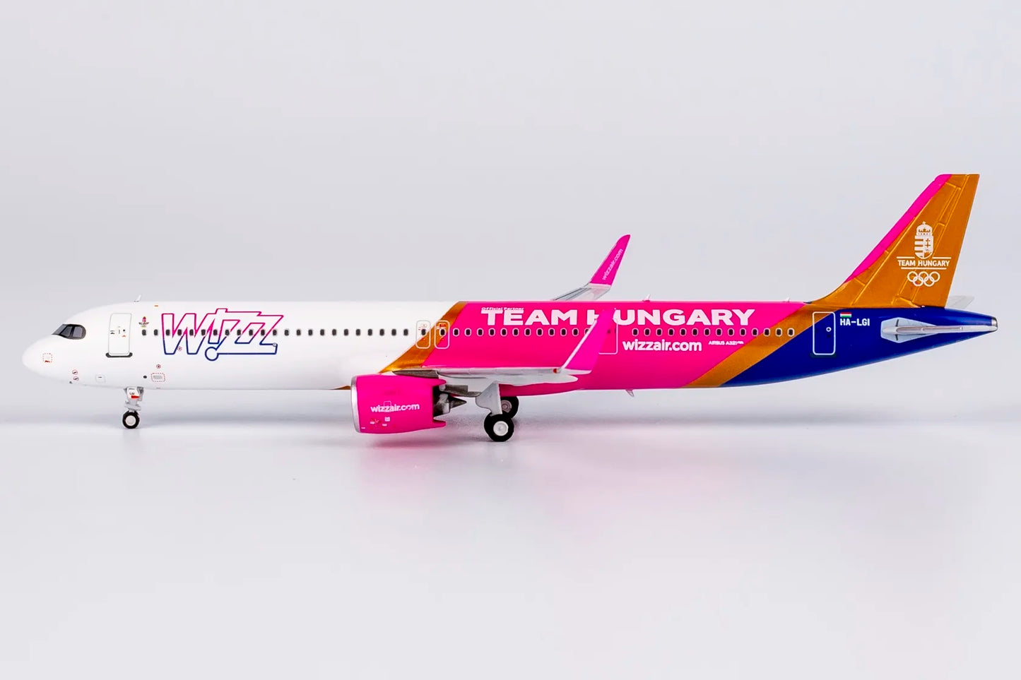 NG Models 1/400 Wizz Air A321neo HA-LGI Team Hungary livery