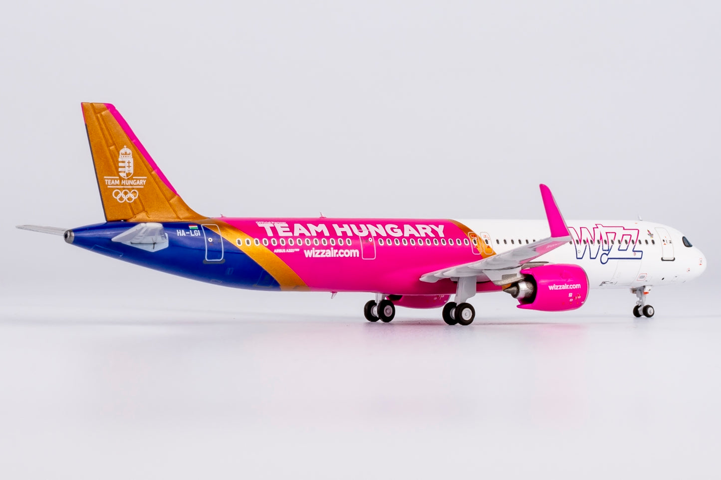 NG Models 1/400 Wizz Air A321neo HA-LGI Team Hungary livery
