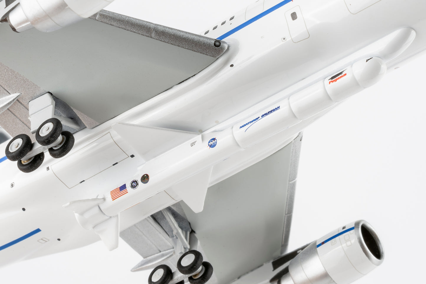 NG Models 1/400 31037 Northrop Grumman L-1011-100 N140SC