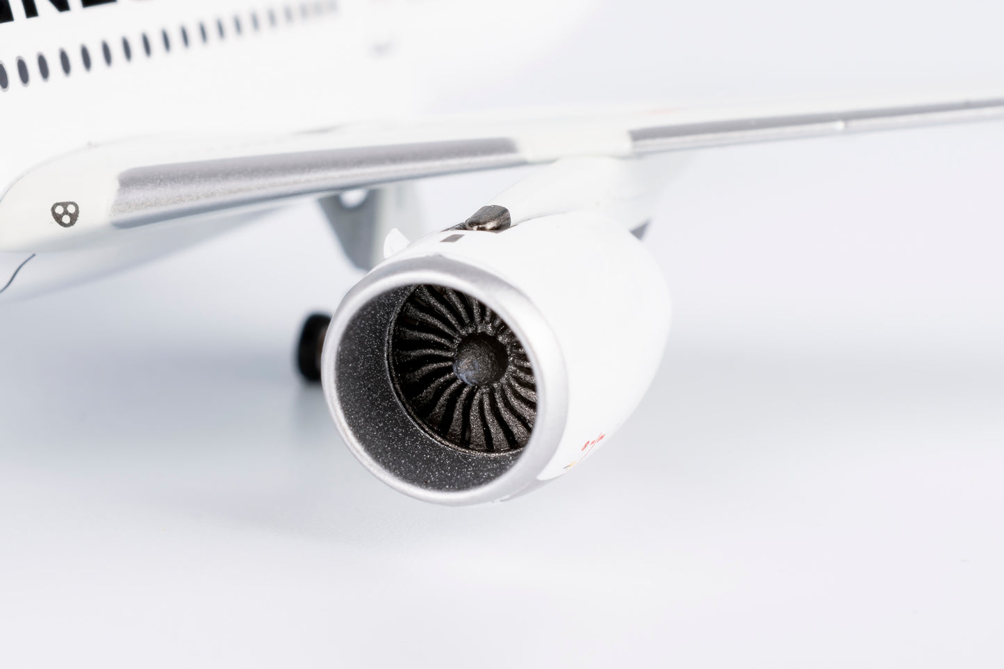 NG Models 1/400 Japan Airlines (JAL) A350-900 JA13XJ