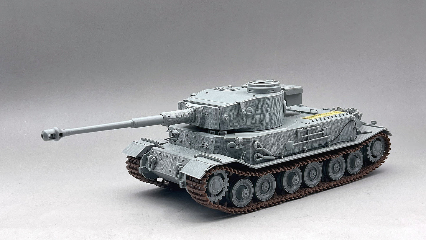 Amusing Hobby 1/35 Panzerbefehlswagen Tiger (P) 003 w/Zimmerit in May 1944