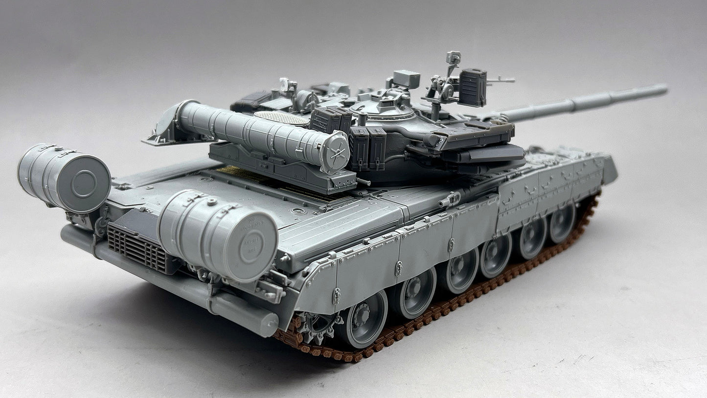 Amusing Hobby 1/35 T-80UM-2 Russian Main Battle Tank 35A068