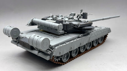 Amusing Hobby 1/35 T-80UM-2 Russian Main Battle Tank 35A068