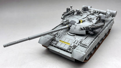 Amusing Hobby 1/35 T-80UM-2 Russian Main Battle Tank 35A068