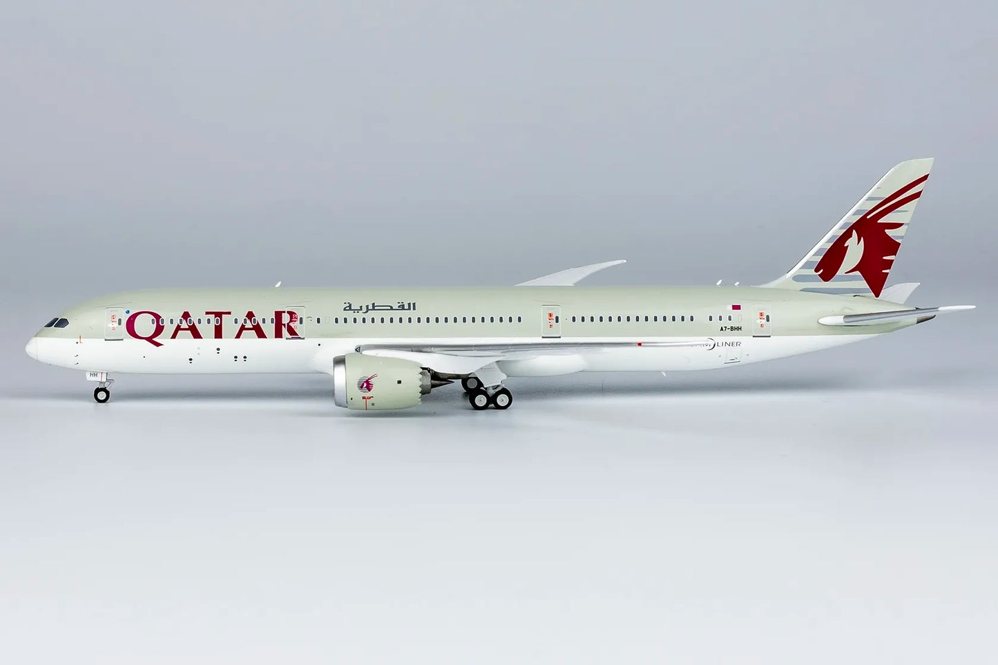 NG Models 1/400 Qatar Airways 787-9 Dreamliner A7-BHH