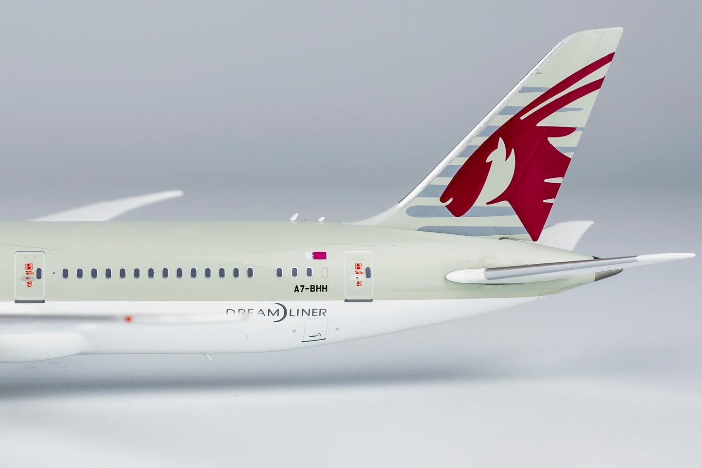 NG Models 1/400 Qatar Airways 787-9 Dreamliner A7-BHH