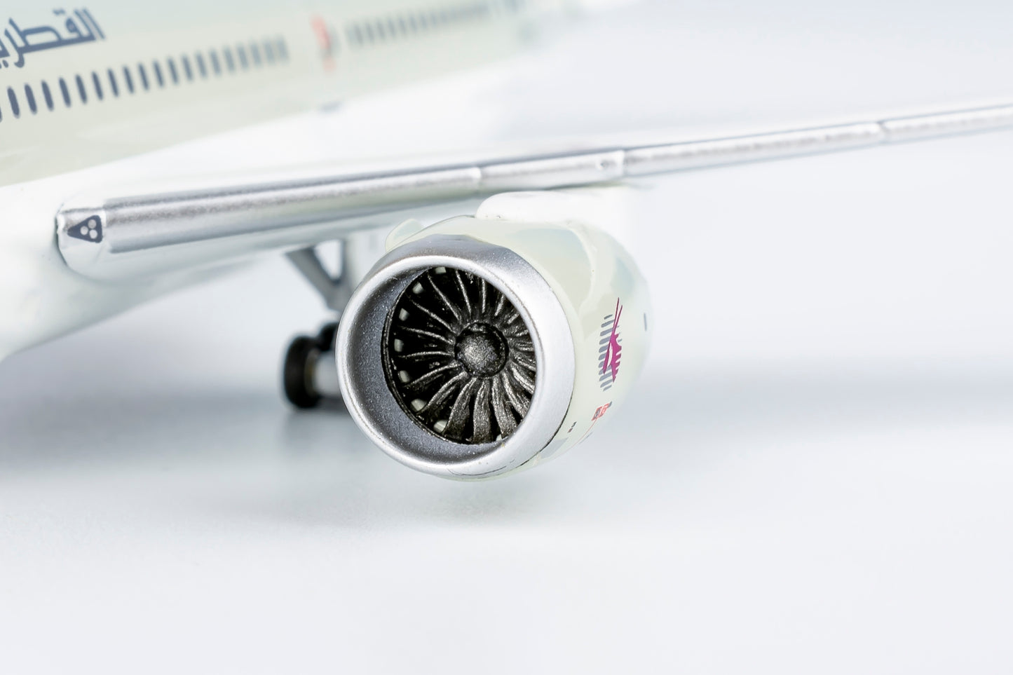 NG Models 1/400 Qatar Airways 787-9 Dreamliner A7-BHH