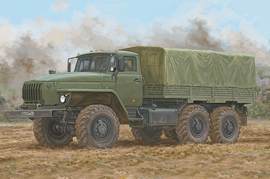 Trumpeter 1/35 Russian Ural 4320 Model Kit