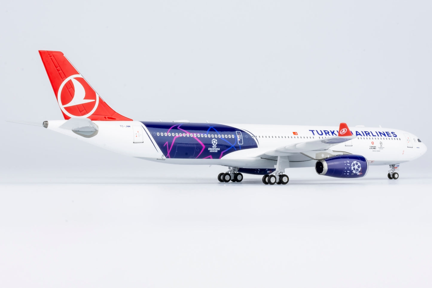 NG Models 1/400 62061 Turkish Airlines A330-300 TC-JNM UEFA Champions League