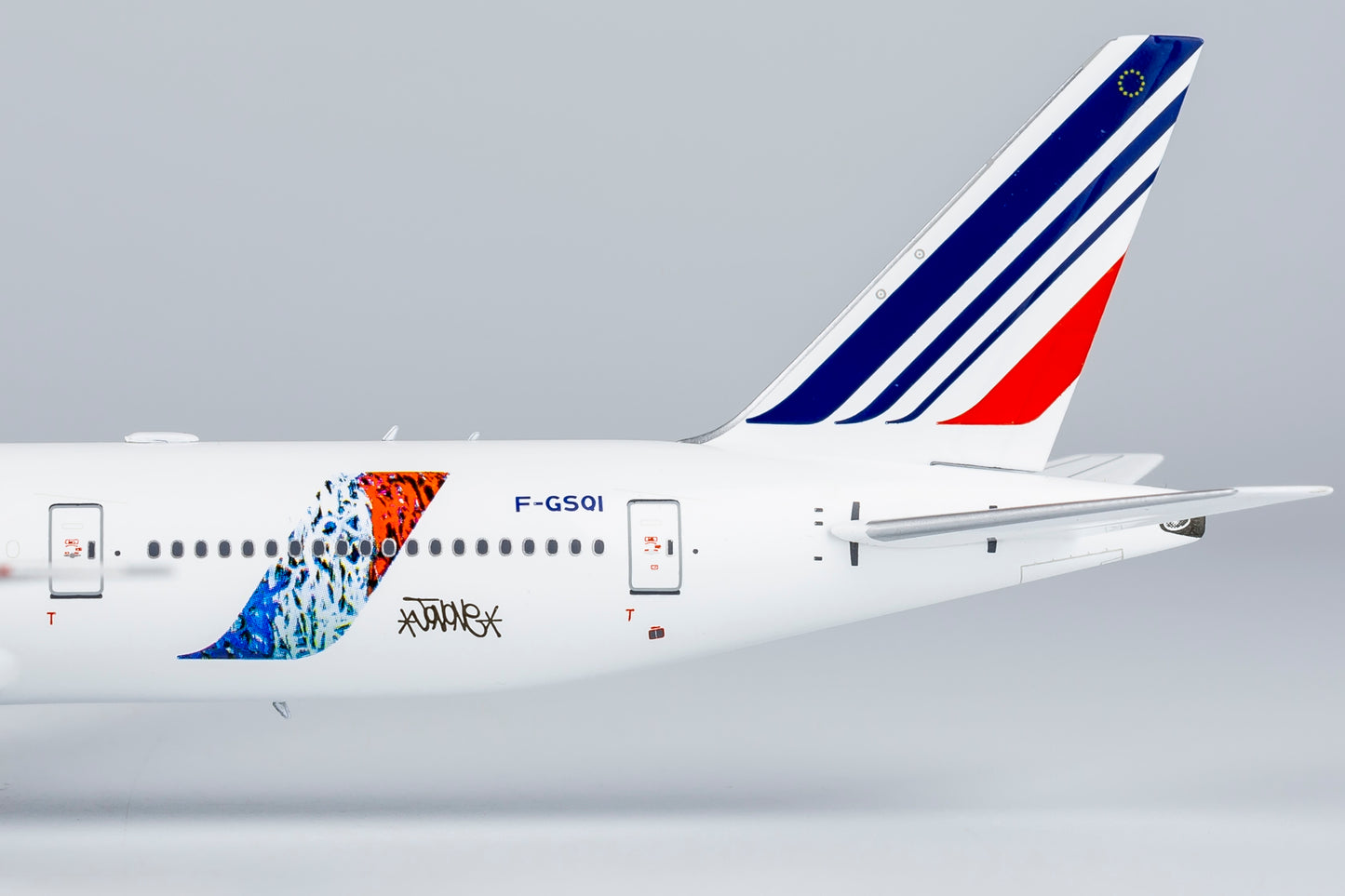 NG Models 1/400 73052 Air France 777-300ER F-GSQI JonOne graffiti livery