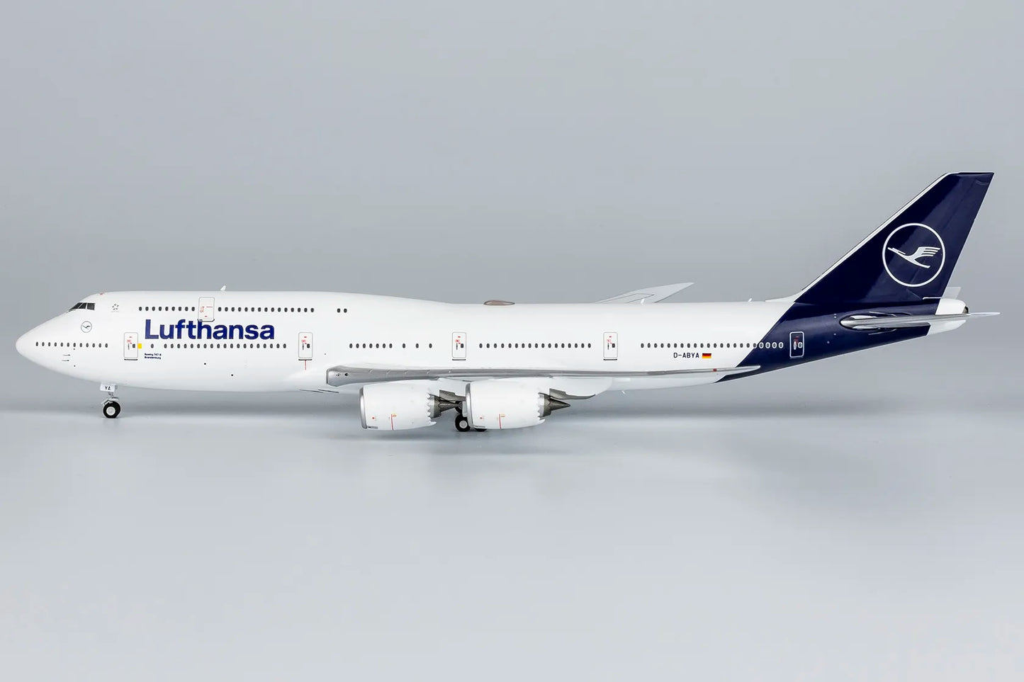 NG Models 1/400 78027 Lufthansa 747-8 D-ABYA  Named "Brandenburg"