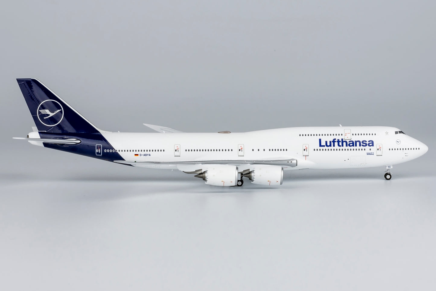 NG Models 1/400 78027 Lufthansa 747-8 D-ABYA  Named "Brandenburg"