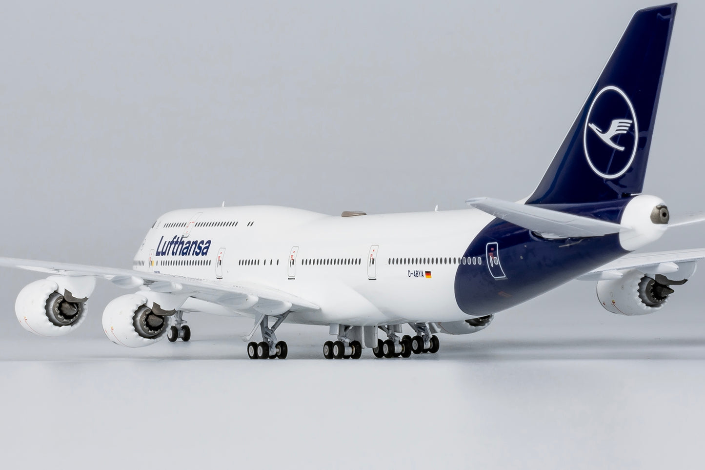 NG Models 1/400 78027 Lufthansa 747-8 D-ABYA  Named "Brandenburg"