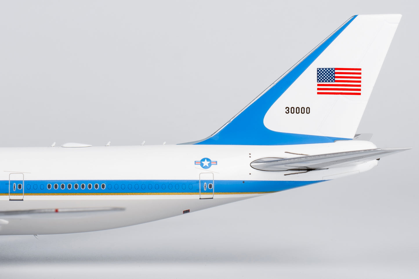NG Models 1/400 US Air Force (USAF) VC-25B (747-8) 30000 (classics version)