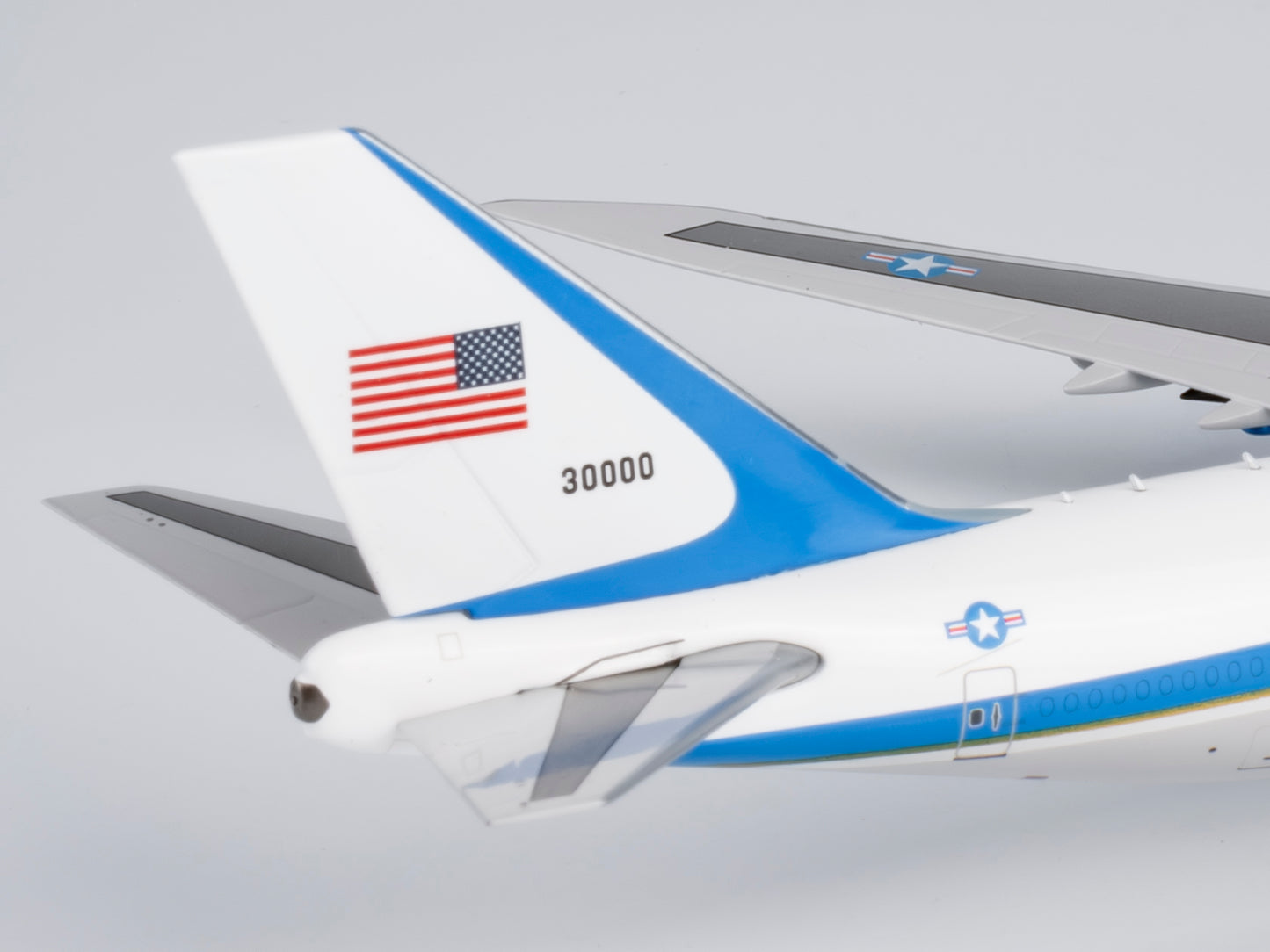NG Models 1/400 US Air Force (USAF) VC-25B (747-8) 30000 (classics version)