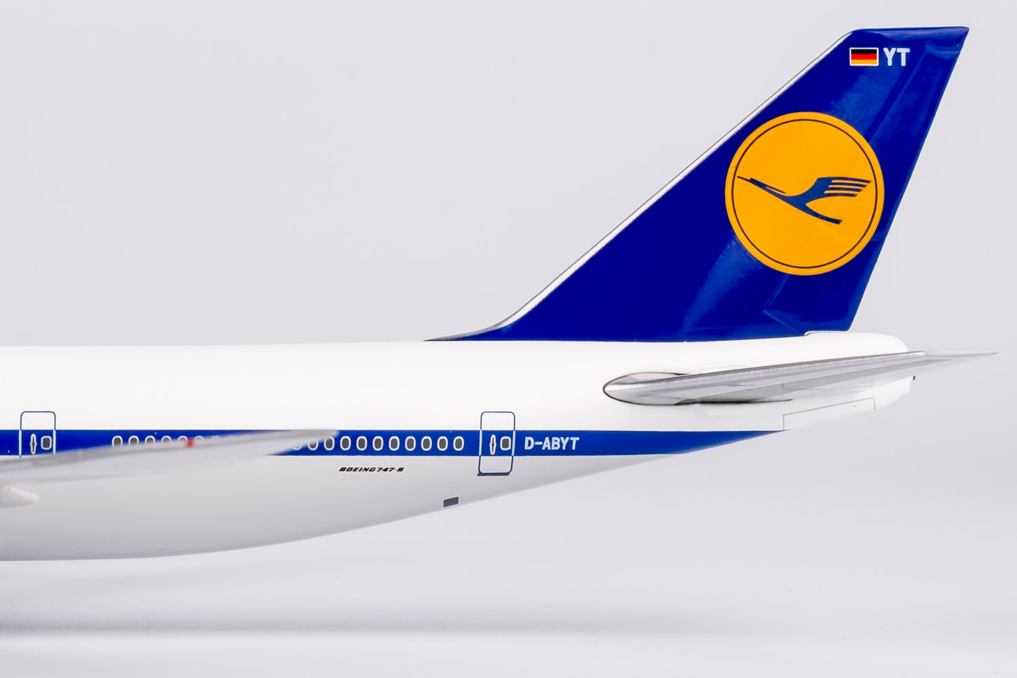 NG Models 1/400 Lufthansa 747-8 D-ABYT Retro colors