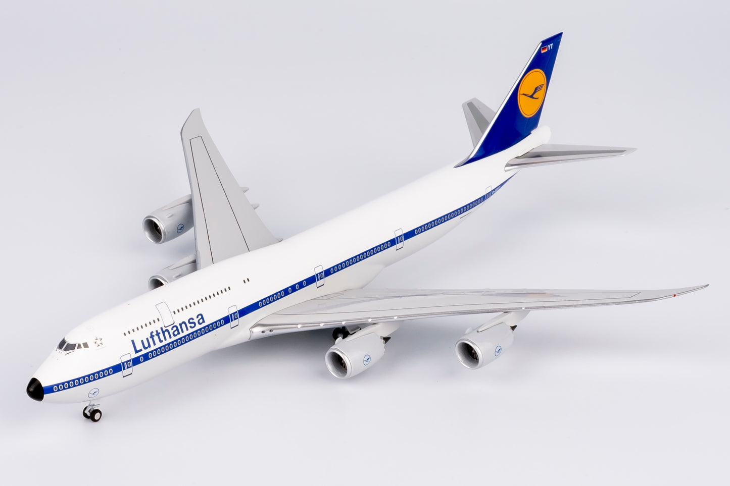 NG Models 1/400 Lufthansa 747-8 D-ABYT Retro colors
