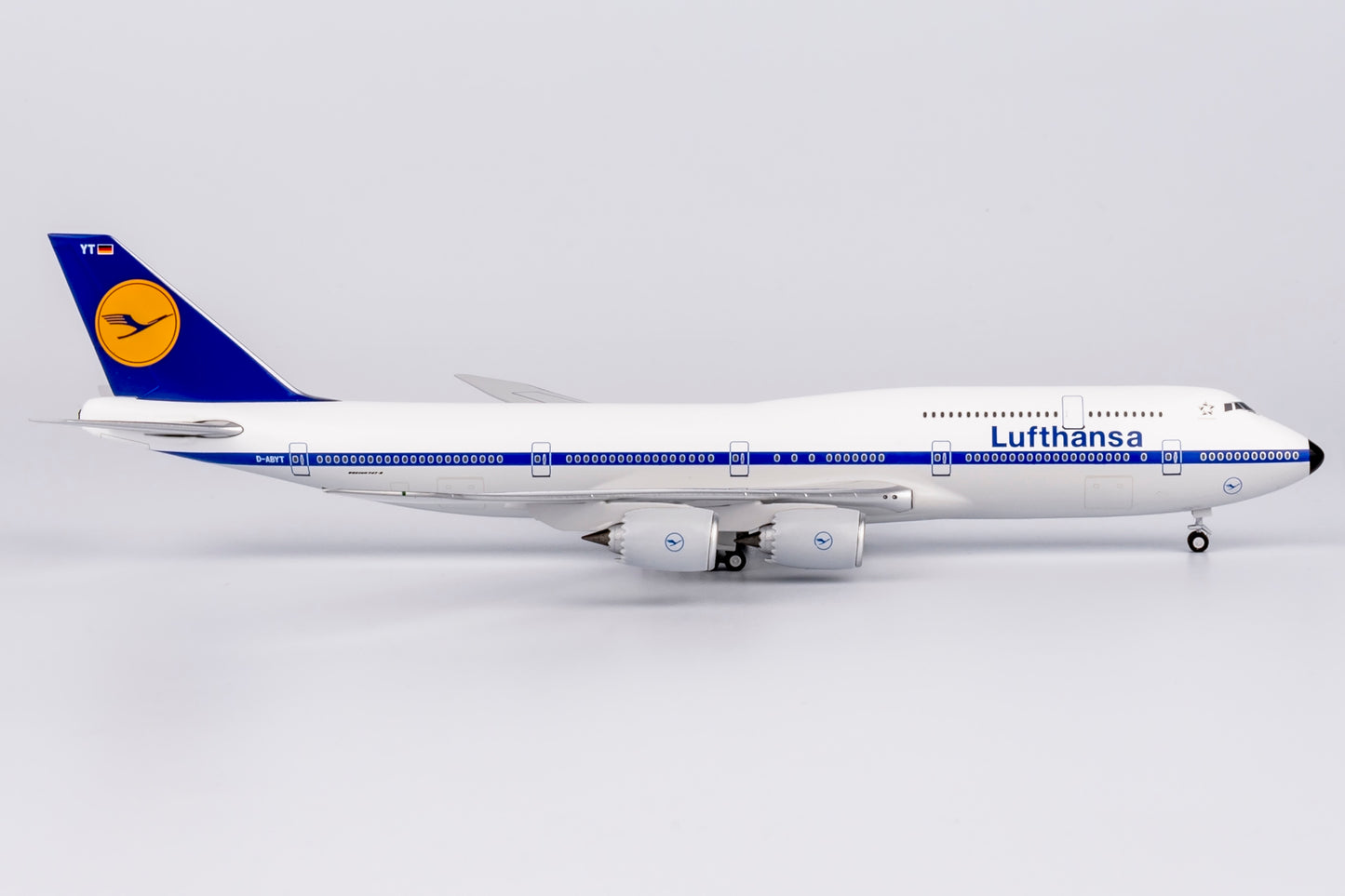 NG Models 1/400 Lufthansa 747-8 D-ABYT Retro colors