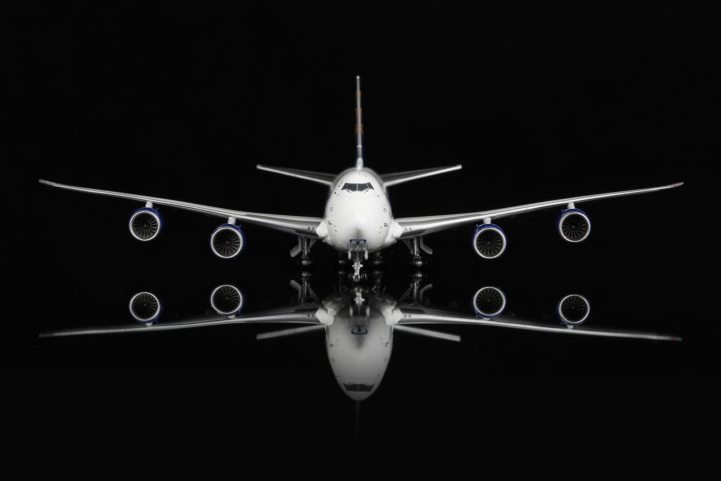 HX Models 1/400 Atlas Air Boeing B747-8F N862GT Standard Version