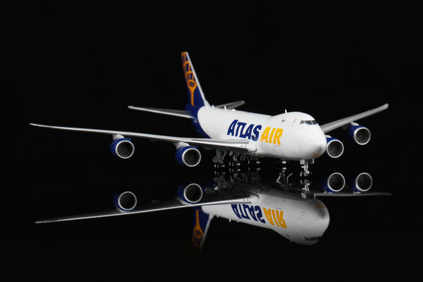 HX Models 1/400 Atlas Air Boeing B747-8F N854GT Standard Version