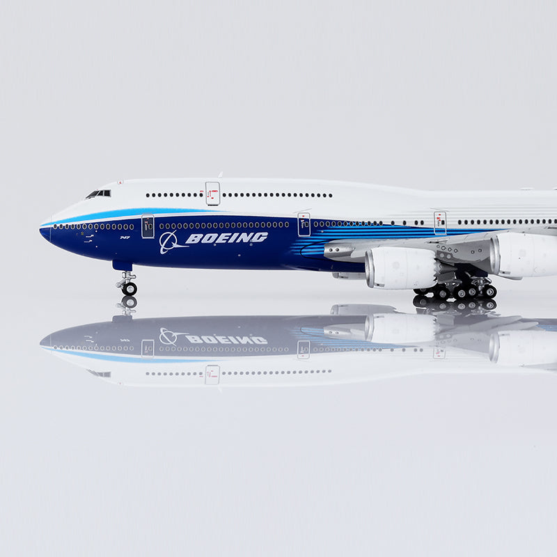 HX Models 1/400 Boeing Company B747-8 Blue "House livery" Flaps-Down