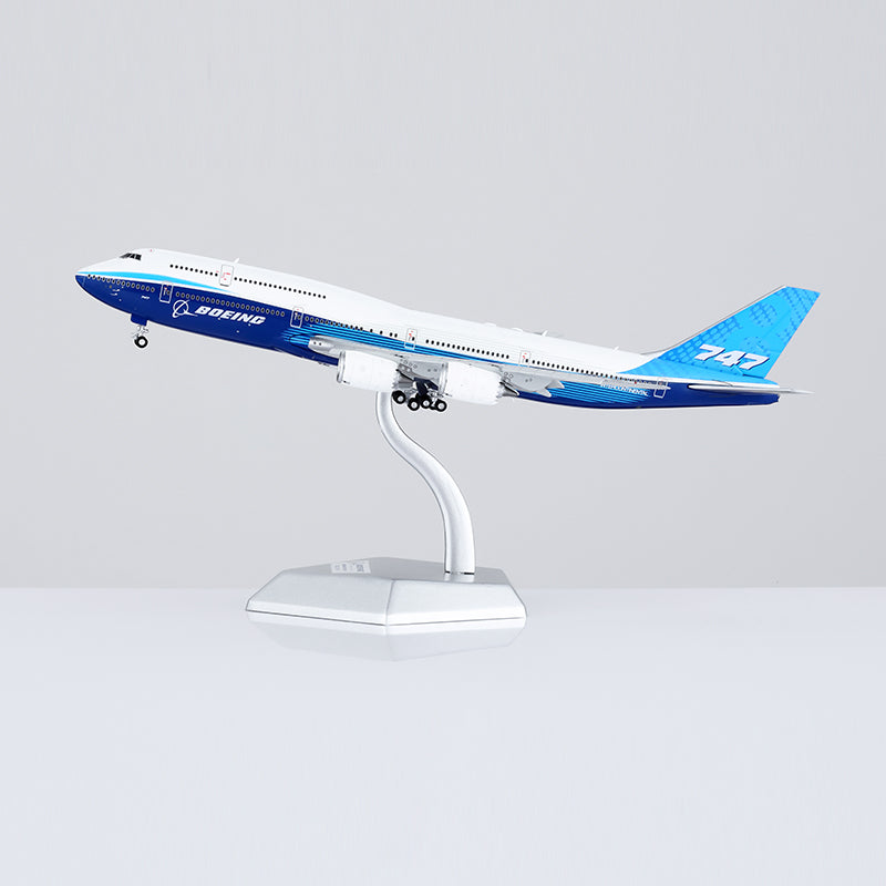 HX Models 1/400 Boeing Company B747-8 Blue "House livery" Flaps-Down