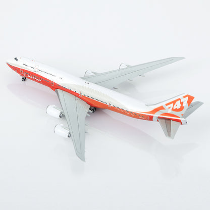 HX Models 1/400 Boeing Company B747-8 Red "House livery" Standard Version