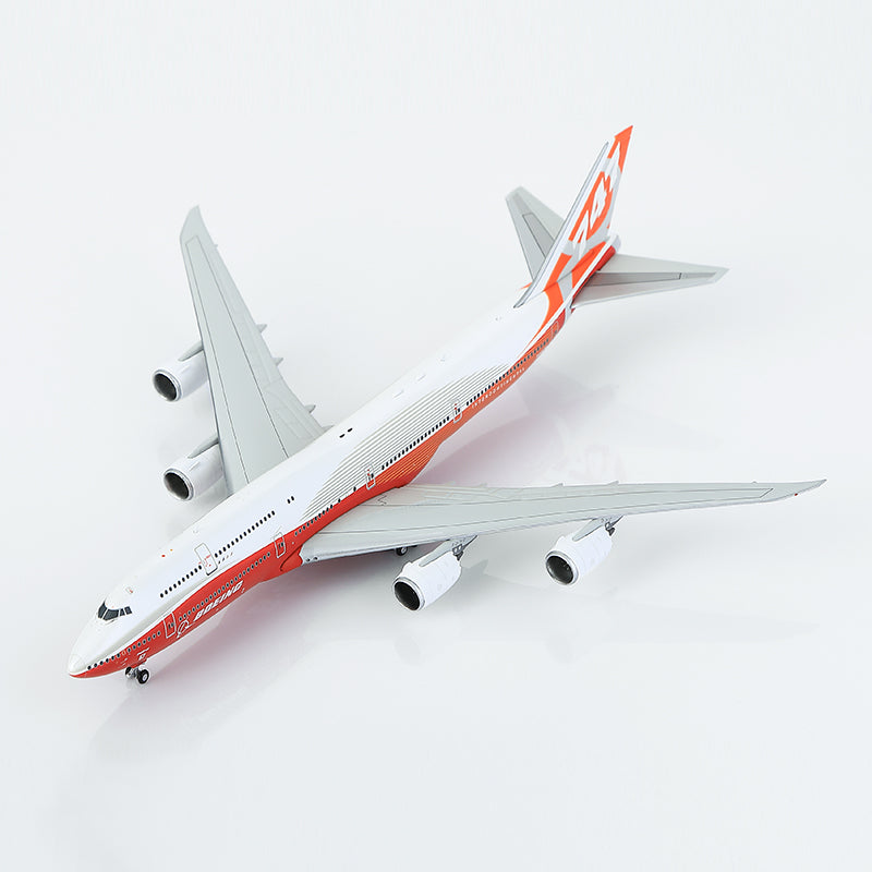 HX Models 1/400 Boeing Company B747-8 Red "House livery" Standard Version