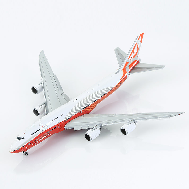 HX Models 1/400 Boeing Company B747-8 Red "House livery" Flaps-Down Version