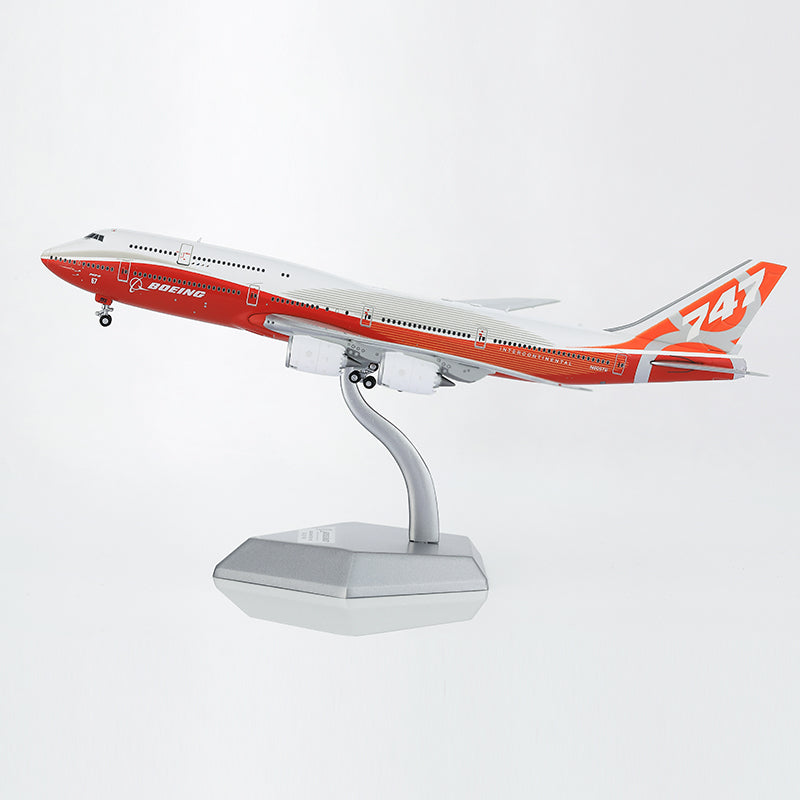 HX Models 1/400 Boeing Company B747-8 Red "House livery" Standard Version